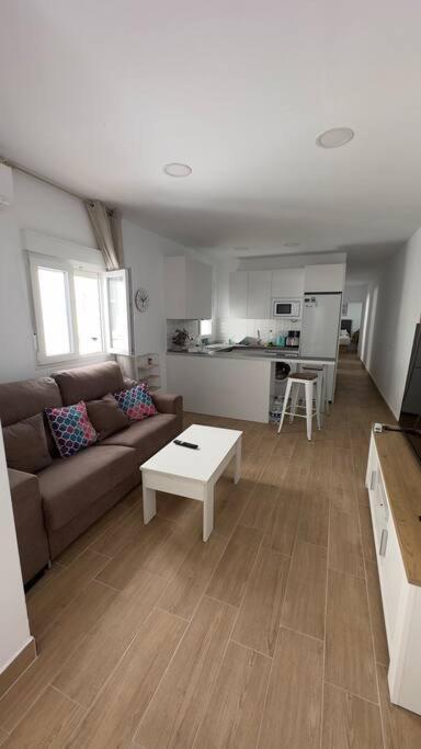 Rockside Residentes Suites La Linea La Línea de la Concepción 外观 照片